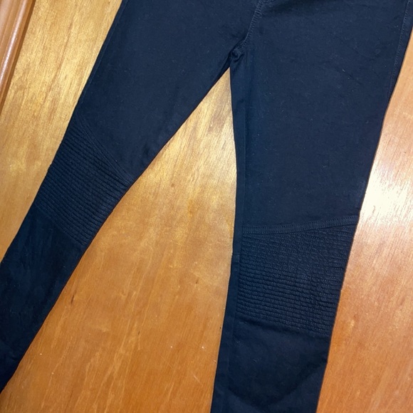 •VINCE•BLACK DENIM MOTO HIGH WAISTED SKINNY JEANS WITH ANKLE ZIPPERS. SIZE 27x30 - Picture 8 of 13